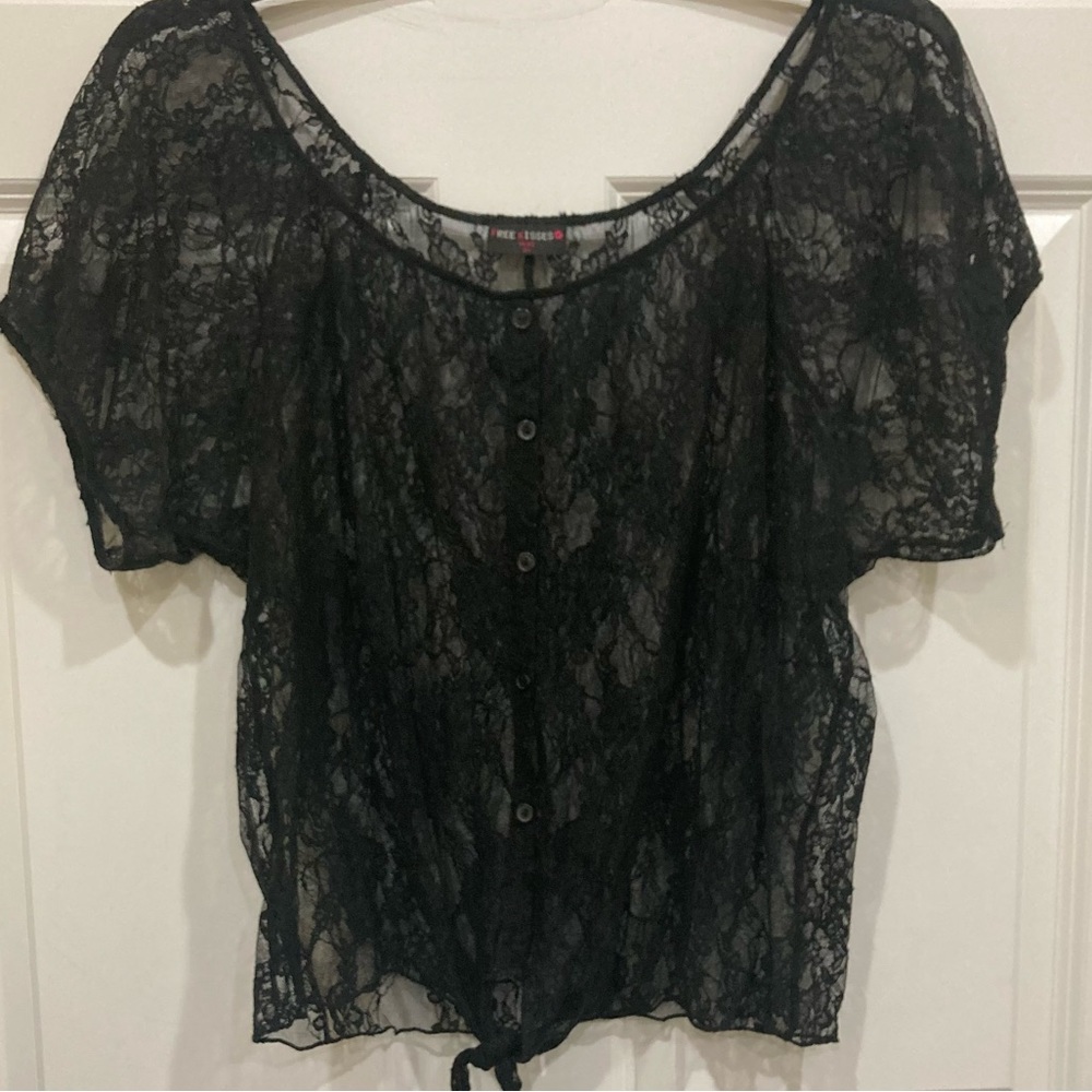Free Kisses 3X stretch lace overlay top goth goth core 90s emo y2k